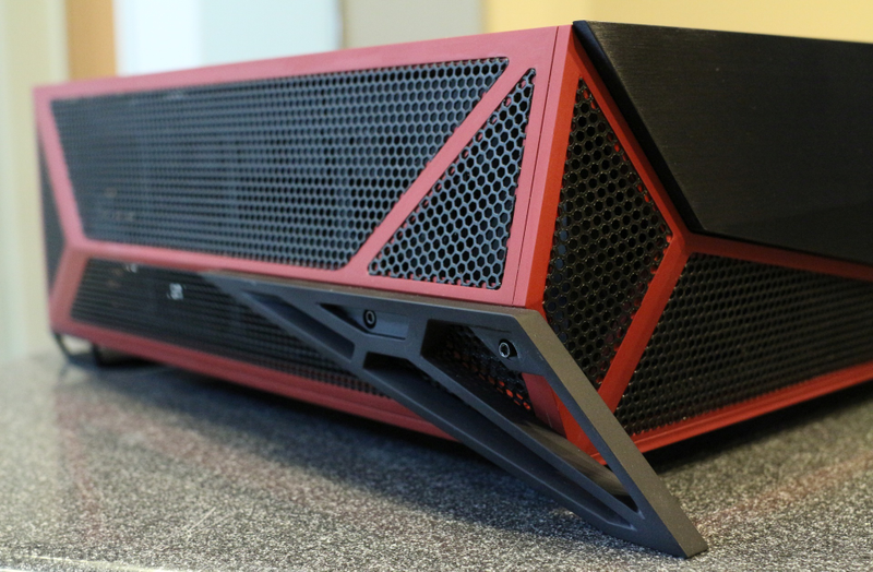Illustration for article titled Corsair Bulldog: A Living Room PC With a Face Only a Gamer Could Love